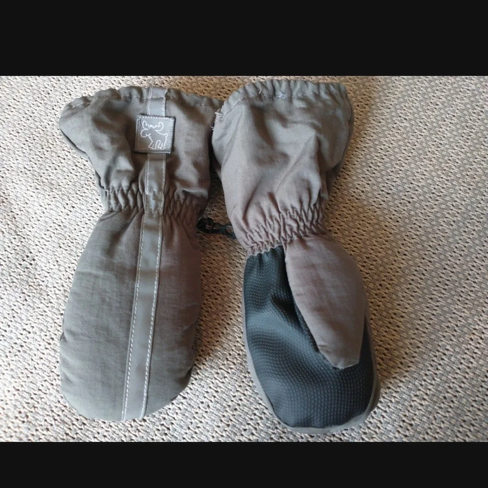 Children's Brown Winter Mittens with Grippy Palm
